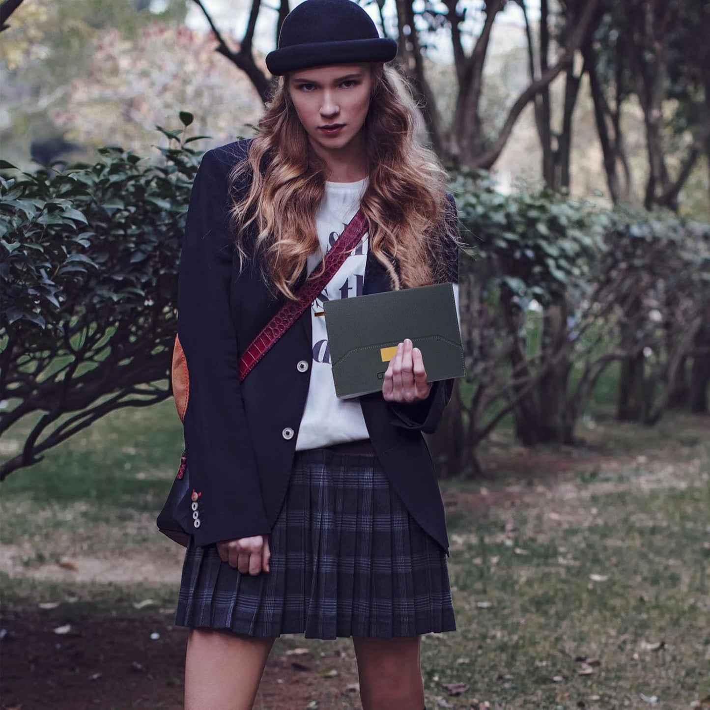 2026 Daily Monthly Planner - Calendar, January - December 2026, 100GSM Thick Paper, Leather Cover, Planner with Hourly Schedule,6.1" x 8.2", Daily Inside Page - Monthly Inside Page, Pen Holder, Bookmarks (Dark Gray)