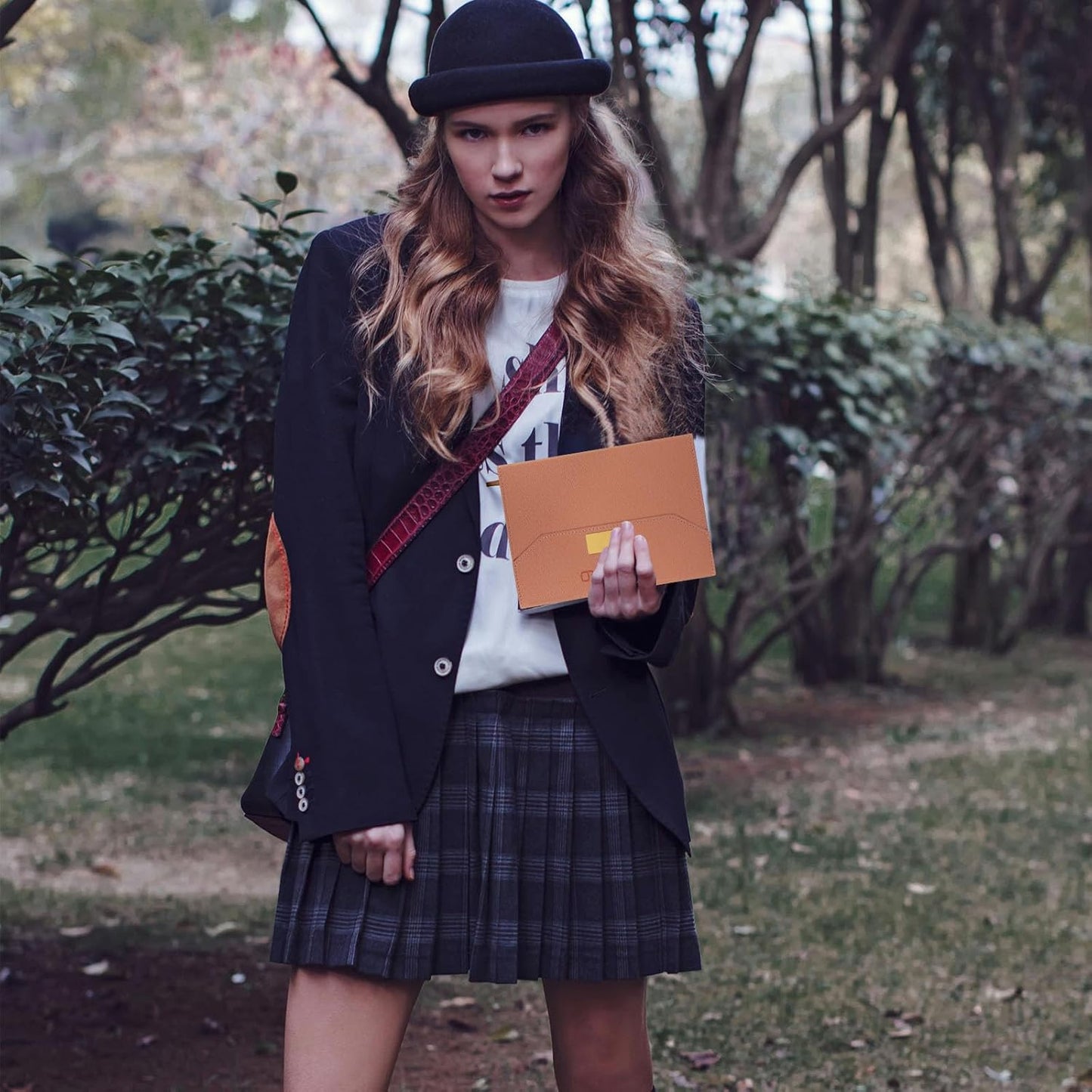 2026 Daily Monthly Planner - Calendar, January - December 2026, 100GSM Thick Paper, Leather Cover, Planner with Hourly Schedule,6.1" x 8.2", Daily Inside Page - Monthly Inside Page, Pen Holder, Bookmarks (Pink)