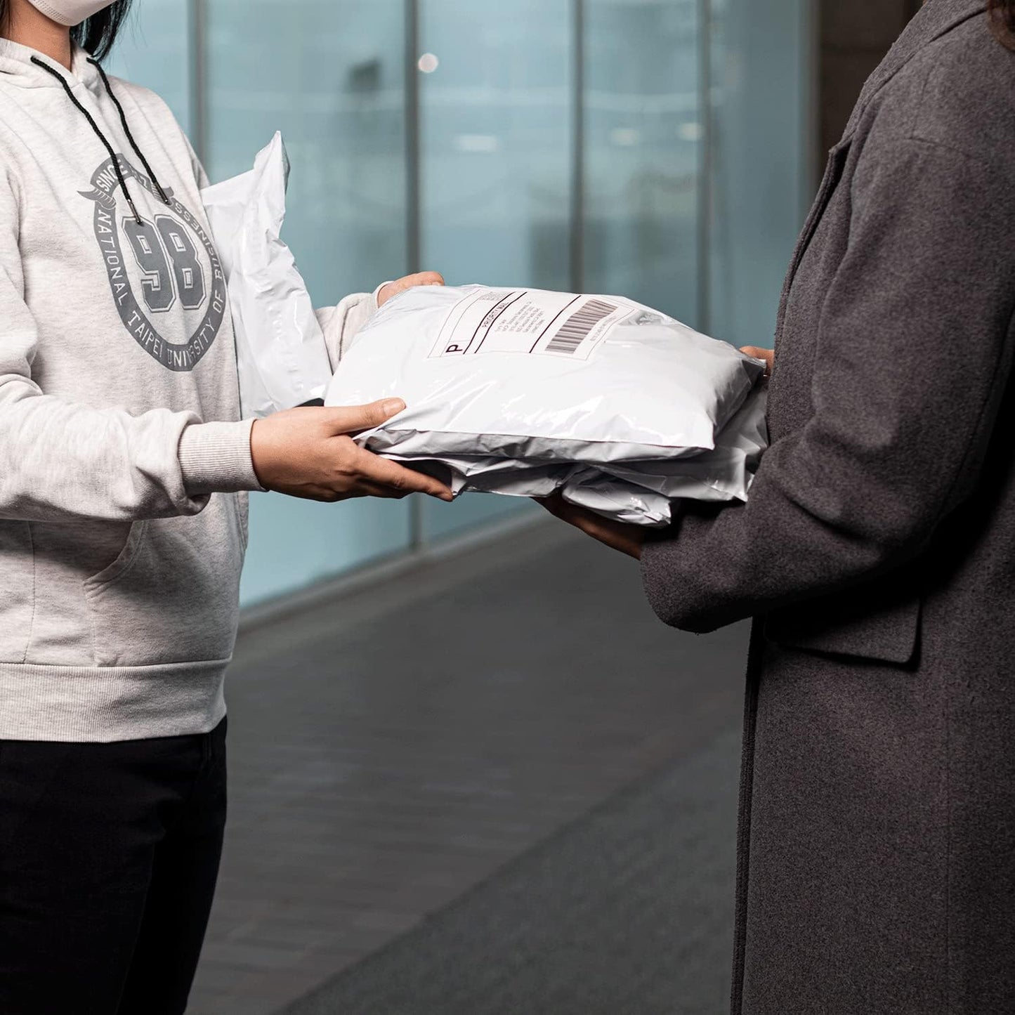 Karat 11"x15" White Poly Mailers - Tamper-Evident, Waterproof and Tear Resistant Shipping Bags for Small Business Supplies, Bulk Packaging - Easy-to-Use Adhesive Closure Mailing Envelopes, WS-TPM1115W