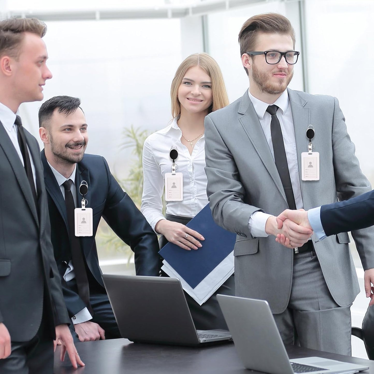 Honoson Heavy Duty Retractable Badge Reels Batch ID Badge Holder Retractable Clip Bulk Key Holder with Ring for Office Worker Employee, Doctor Nurse Gifts(Black,210 Pcs)