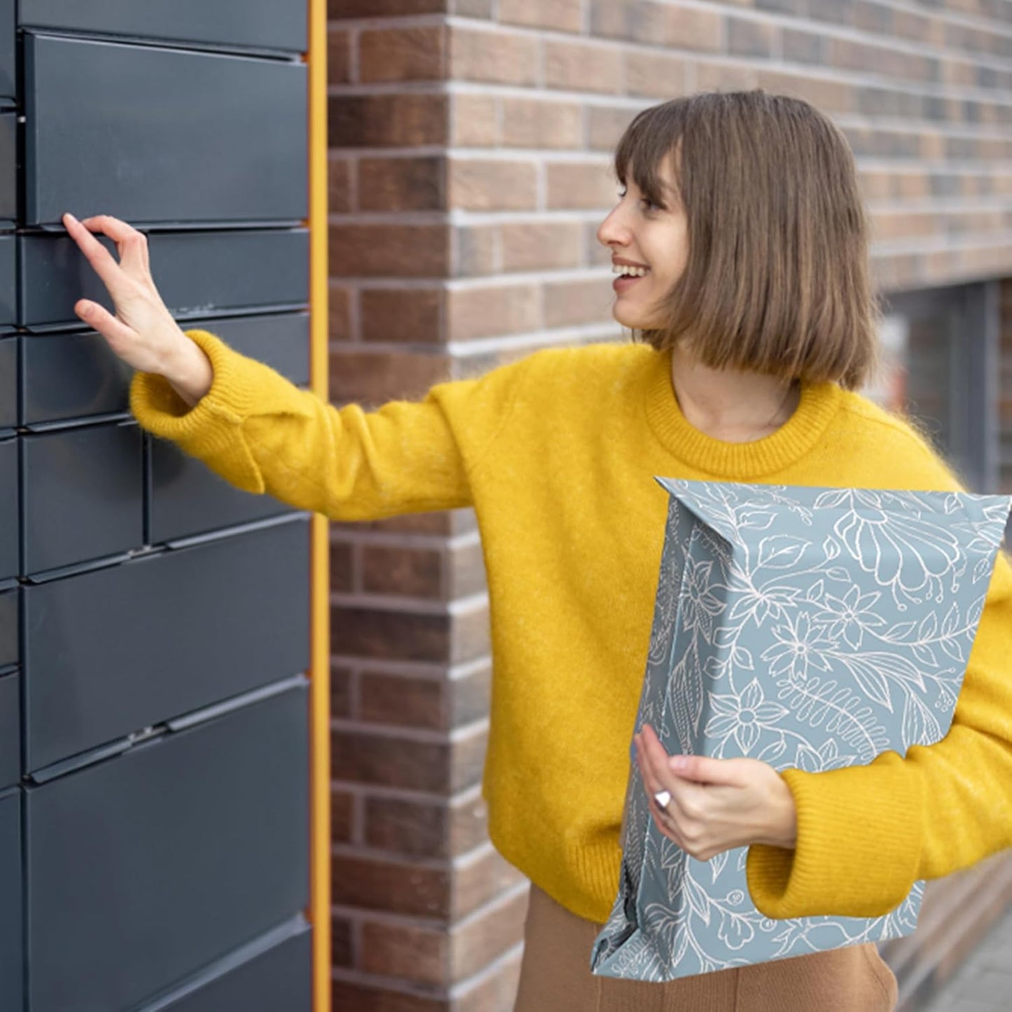 Poly Mailers 10x13 Inch 100 Pcs - Wheat Sheaf printed Shipping Bags, 2.4mil Thickness, Waterproof and Tear Resistant Mailing Envelopes, Self-Sealing Packaging Bags for Small Business